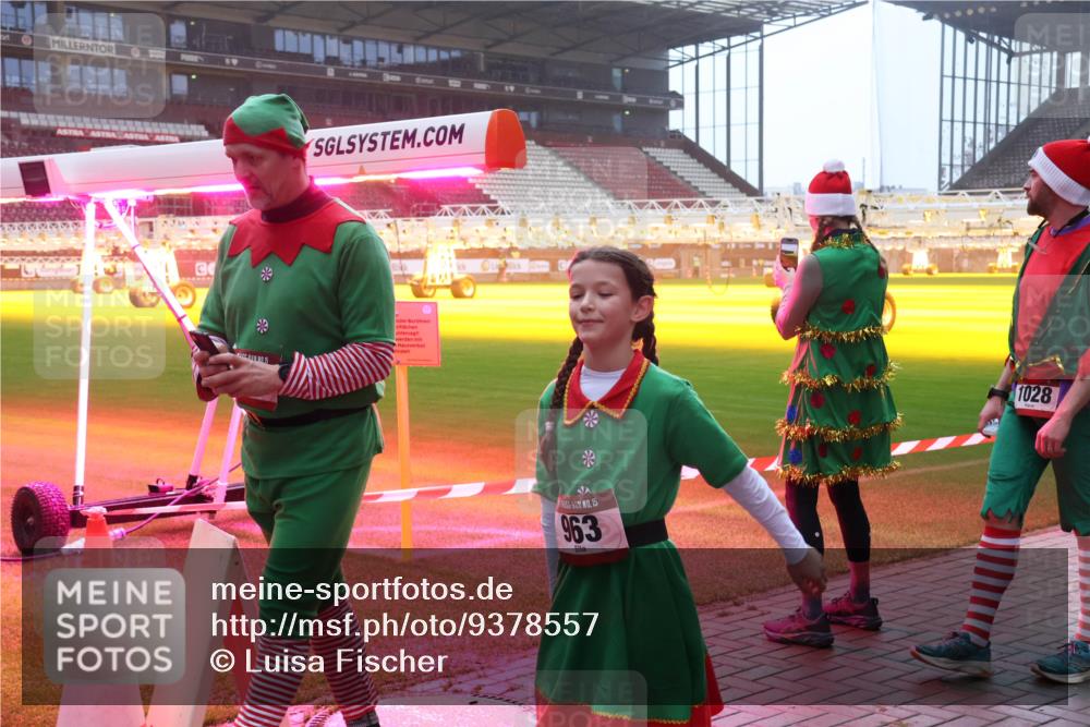 07.12.2025 - St. Pauli X-Mass-Run No. 15 Luisa Fischer http://msf.ph/oto/9378557 07.12.2025 10:04:57 Ziel 91, 15, 15, 963, 1028, 113, 713, 1217, 1291, 1302, 1522, 1701, 1712, 1738, 1871, 2454, 2569, 2570, 3188, 3477, 3894, 3911, 4080, 4553, 4557, 4673 meine-sportfotos.de