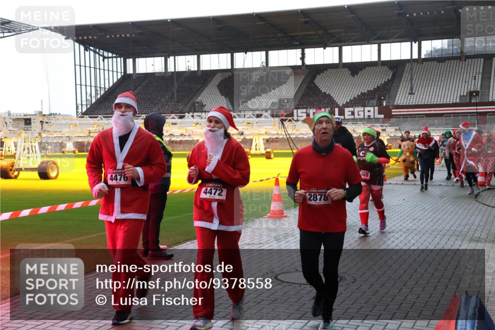 07.12.2025 - St. Pauli X-Mass-Run No. 15 Luisa Fischer http://msf.ph/oto/9378558 07.12.2025 10:30:17 Ziel 1, 4476, 4472, 5, 2878, 669, 10, 423, 426, 450, 458, 1039, 1090, 1091, 1198, 1201, 1204, 1209, 1373, 1669, 2001, 2369, 2878, 3080, 3468, 3469, 3470, 3494, 3497, 3516, 3517, 4007, 4009, 4126, 4264, 4266, 4293, 4296, 4440, 4472, 4476, 4531, 4533, 4534, 4546, 4695 meine-sportfotos.de