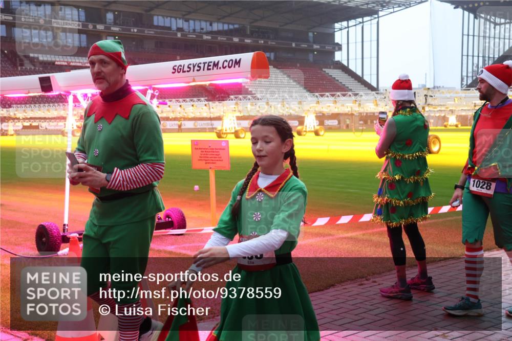 07.12.2025 - St. Pauli X-Mass-Run No. 15 Luisa Fischer http://msf.ph/oto/9378559 07.12.2025 10:04:57 Ziel 01, 1028, 113, 713, 1217, 1291, 1302, 1522, 1701, 1712, 1738, 1871, 2454, 2569, 2570, 3188, 3477, 3894, 3911, 4080, 4553, 4557, 4673 meine-sportfotos.de