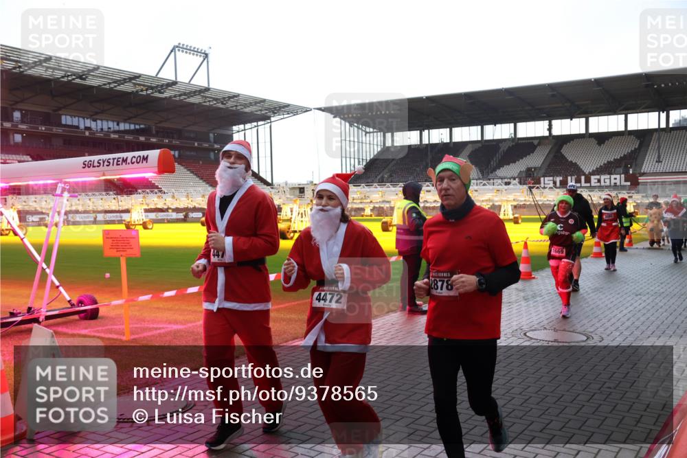 07.12.2025 - St. Pauli X-Mass-Run No. 15 Luisa Fischer http://msf.ph/oto/9378565 07.12.2025 10:30:18 Ziel 447, 4472, 15, 2878, 1669, 10, 423, 426, 450, 458, 1039, 1090, 1091, 1198, 1201, 1204, 1209, 1373, 1669, 1696, 2001, 2369, 2878, 3080, 3468, 3469, 3494, 3497, 3516, 3517, 4007, 4009, 4126, 4264, 4266, 4293, 4296, 4440, 4472, 4476, 4531, 4533, 4534, 4546, 4695 meine-sportfotos.de