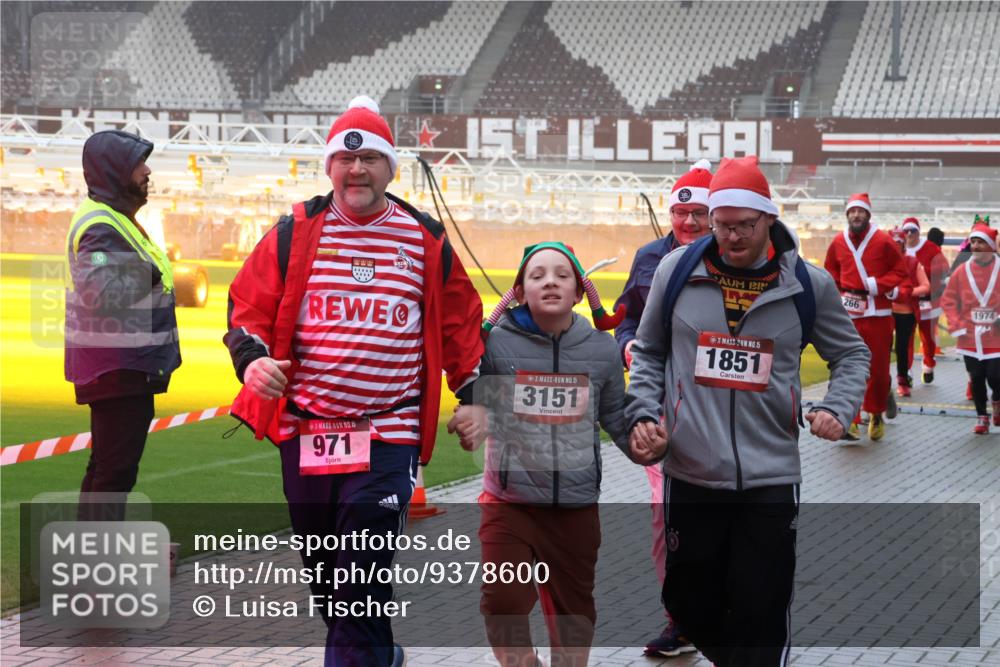 07.12.2025 - St. Pauli X-Mass-Run No. 15 Luisa Fischer http://msf.ph/oto/9378600 07.12.2025 11:09:58 Ziel 15, 971, 15, 3151, 15, 1851, 266, 1974, 44, 51, 59, 66, 266, 330, 558, 696, 737, 814, 863, 971, 1084, 1110, 1157, 1163, 1260, 1463, 1477, 1574, 1579, 1582, 1641, 1851, 1870, 1945, 1974, 2042, 3151, 4190, 4191 meine-sportfotos.de