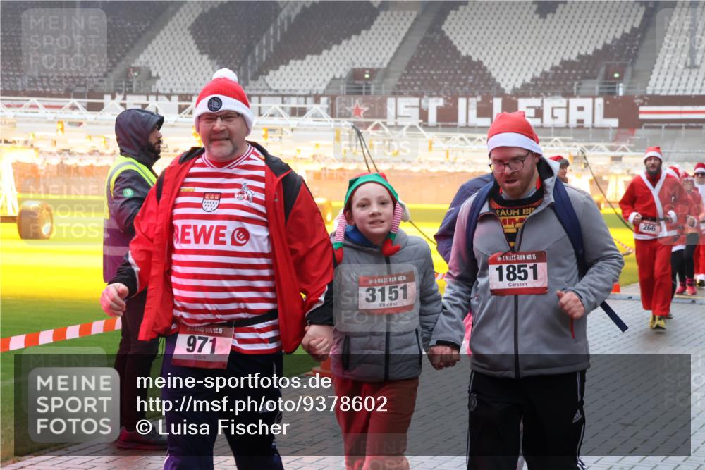 07.12.2025 - St. Pauli X-Mass-Run No. 15 Luisa Fischer http://msf.ph/oto/9378602 07.12.2025 11:09:59 Ziel 5, 971, 266, 15, 3151, 15, 1851, 44, 51, 59, 66, 266, 330, 558, 696, 720, 737, 814, 863, 971, 1084, 1110, 1157, 1163, 1260, 1463, 1477, 1574, 1579, 1582, 1641, 1851, 1870, 1945, 1974, 2042, 3151, 4190, 4191 meine-sportfotos.de