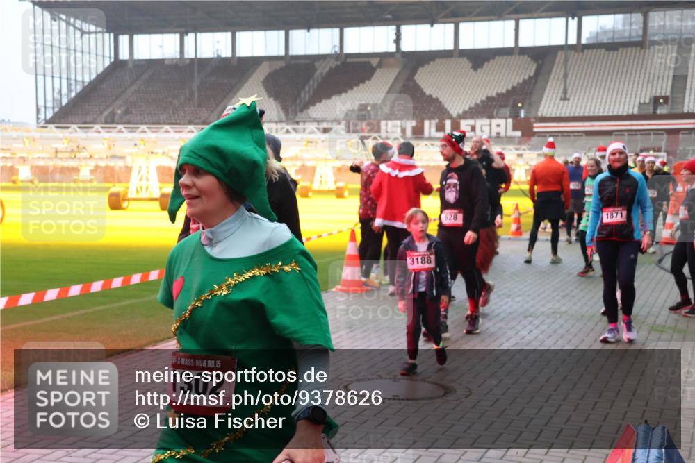 07.12.2025 - St. Pauli X-Mass-Run No. 15 Luisa Fischer http://msf.ph/oto/9378626 07.12.2025 10:05:04 Ziel 15, 1302, 3188, 628, 1871, 113, 713, 1217, 1291, 1302, 1522, 1701, 1712, 1738, 1871, 1973, 1991, 2168, 2249, 2454, 2569, 2570, 3188, 3477, 3894, 3911, 4080, 4553, 4557, 4673 meine-sportfotos.de