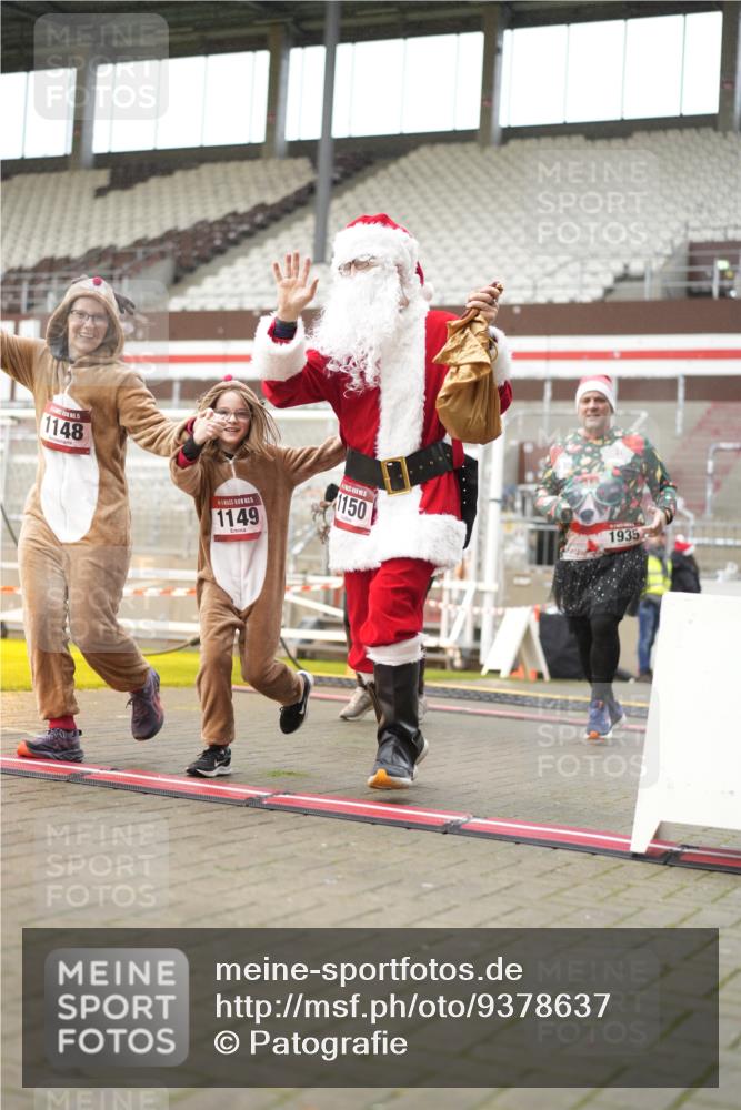 07.12.2025 - St. Pauli X-Mass-Run No. 15 Patografie http://msf.ph/oto/9378637 07.12.2025 10:10:54 Ziel 57, 979, 983, 1148, 1149, 1150, 1426, 1768, 1929, 1935, 2530 meine-sportfotos.de