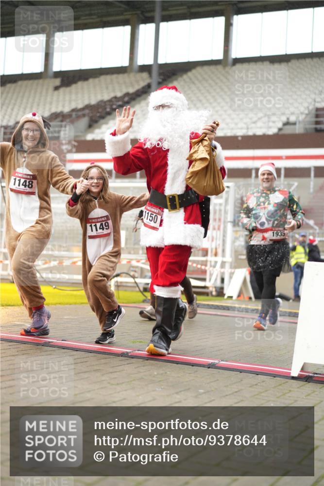 07.12.2025 - St. Pauli X-Mass-Run No. 15 Patografie http://msf.ph/oto/9378644 07.12.2025 10:10:54 Ziel 57, 979, 983, 1148, 1149, 1150, 1426, 1768, 1929, 1935, 2530 meine-sportfotos.de