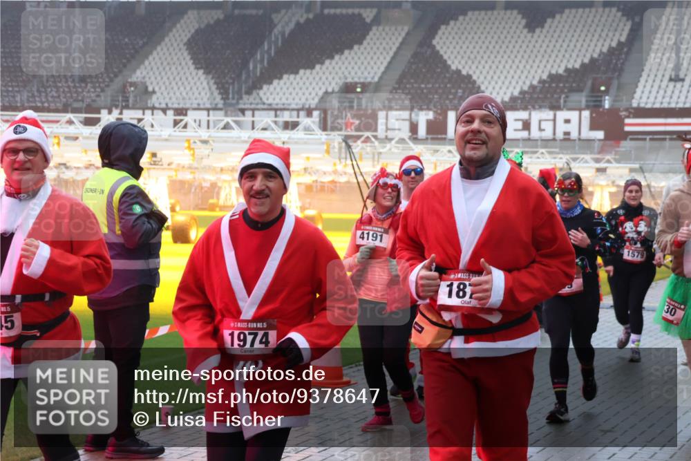 07.12.2025 - St. Pauli X-Mass-Run No. 15 Luisa Fischer http://msf.ph/oto/9378647 07.12.2025 11:10:05 Ziel 1, 15, 15, 15, 1974, 4191, 187, 1579, 30, 44, 51, 59, 66, 266, 330, 558, 696, 720, 737, 755, 814, 863, 971, 1084, 1110, 1157, 1163, 1260, 1463, 1477, 1579, 1582, 1641, 1851, 1870, 1945, 1974, 2042, 3151, 4190, 4191 meine-sportfotos.de