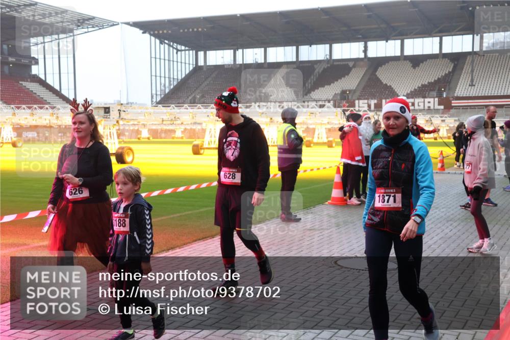 07.12.2025 - St. Pauli X-Mass-Run No. 15 Luisa Fischer http://msf.ph/oto/9378702 07.12.2025 10:05:08 Ziel 626, 15, 188, 628, 15, 1871, 113, 713, 1217, 1291, 1302, 1522, 1701, 1712, 1738, 1871, 1973, 1991, 2168, 2249, 2454, 2569, 2570, 3188, 3477, 3894, 3911, 4080, 4553, 4557, 4673 meine-sportfotos.de