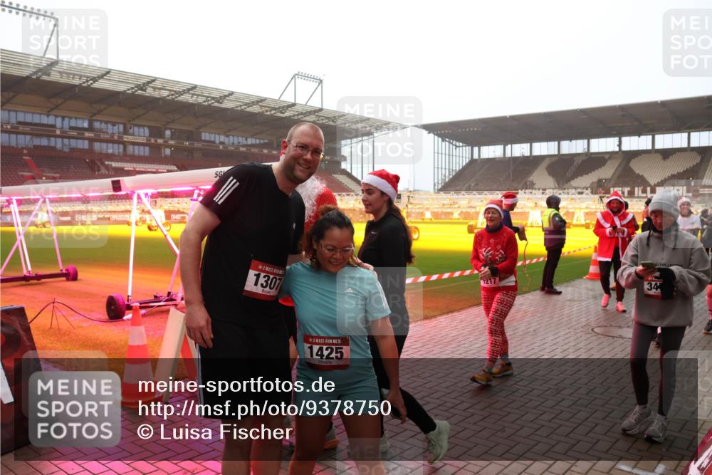 07.12.2025 - St. Pauli X-Mass-Run No. 15 Luisa Fischer http://msf.ph/oto/9378750 07.12.2025 10:05:23 Ziel 1307, 15, 1425, 34, 114, 202, 210, 292, 699, 713, 1217, 1522, 1701, 1973, 1991, 2168, 2249, 2569, 2570, 2856, 2866, 3186, 3307, 3311, 3477, 3894, 3911, 4080, 4553, 4557 meine-sportfotos.de