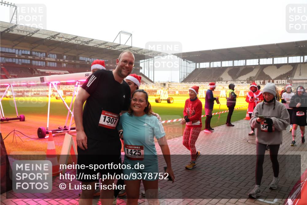 07.12.2025 - St. Pauli X-Mass-Run No. 15 Luisa Fischer http://msf.ph/oto/9378752 07.12.2025 10:05:23 Ziel 1307, 15, 1425, 4080, 34, 114, 202, 210, 292, 699, 713, 1217, 1522, 1701, 1973, 1991, 2168, 2249, 2569, 2570, 2856, 2866, 3186, 3307, 3311, 3477, 3894, 3911, 4080, 4553, 4557 meine-sportfotos.de