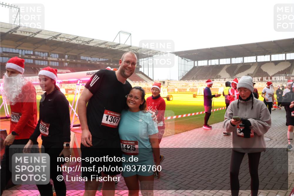 07.12.2025 - St. Pauli X-Mass-Run No. 15 Luisa Fischer http://msf.ph/oto/9378760 07.12.2025 10:05:24 Ziel 2570, 1569, 5, 1307, 15, 1425, 3, 114, 202, 210, 292, 699, 713, 1217, 1522, 1701, 1973, 1991, 2168, 2249, 2569, 2570, 2856, 2866, 3186, 3307, 3311, 3477, 3894, 3911, 4080, 4553, 4557 meine-sportfotos.de