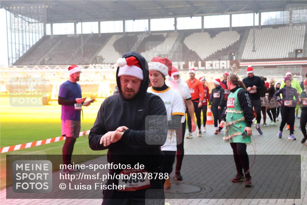 07.12.2025 - St. Pauli X-Mass-Run No. 15 Luisa Fischer http://msf.ph/oto/9378788 07.12.2025 10:05:28 Ziel 4573, 3002, 389, 15, 4080, 114, 202, 210, 292, 699, 713, 1121, 1217, 1481, 1661, 1761, 1973, 1991, 2168, 2249, 2569, 2570, 2856, 2866, 3186, 3307, 3311, 3477, 3894, 4036, 4080, 4553, 4557 meine-sportfotos.de