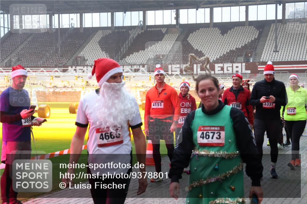 07.12.2025 - St. Pauli X-Mass-Run No. 15 Luisa Fischer http://msf.ph/oto/9378801 07.12.2025 10:05:31 Ziel 389, 466, 4151, 3337, 3198, 1522, 334, 4673, 114, 202, 210, 292, 543, 668, 699, 713, 950, 1121, 1217, 1316, 1374, 1481, 1661, 1761, 1973, 1991, 2168, 2249, 2856, 2866, 3186, 3307, 3311, 3386, 3894, 4036, 4080, 4553, 4557 meine-sportfotos.de