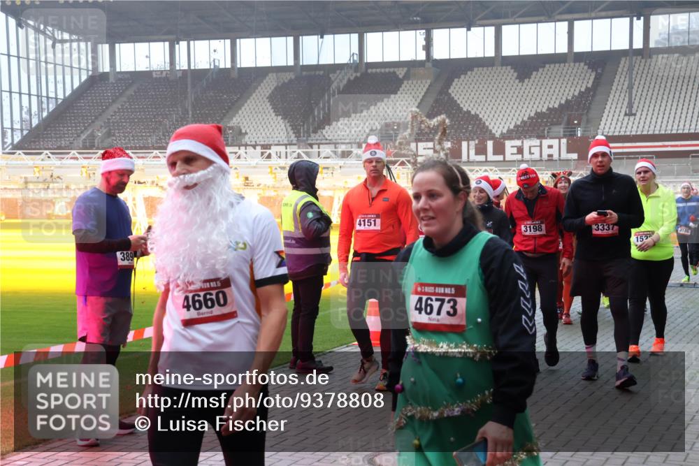 07.12.2025 - St. Pauli X-Mass-Run No. 15 Luisa Fischer http://msf.ph/oto/9378808 07.12.2025 10:05:32 Ziel 389, 15, 4660, 4151, 5, 4673, 3198, 3337, 155, 3186, 114, 202, 210, 292, 543, 668, 699, 713, 950, 1121, 1217, 1316, 1374, 1481, 1661, 1761, 1973, 1991, 2168, 2249, 2856, 2866, 3186, 3307, 3311, 3386, 3894, 4036, 4080, 4553, 4556, 4557, 4558 meine-sportfotos.de