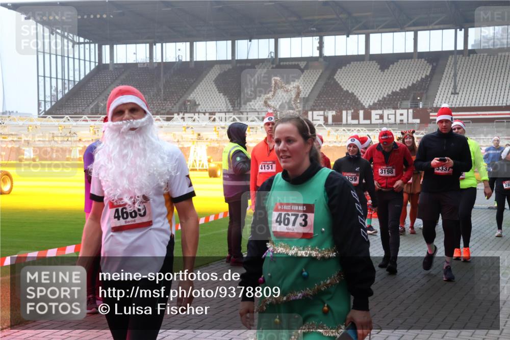 07.12.2025 - St. Pauli X-Mass-Run No. 15 Luisa Fischer http://msf.ph/oto/9378809 07.12.2025 10:05:32 Ziel 4609, 4151, 15, 4673, 5337, 3198, 359, 28, 114, 202, 210, 292, 543, 668, 699, 713, 950, 1121, 1217, 1316, 1374, 1481, 1661, 1761, 1973, 1991, 2168, 2249, 2856, 2866, 3186, 3307, 3311, 3386, 3894, 4036, 4080, 4553, 4556, 4557, 4558 meine-sportfotos.de
