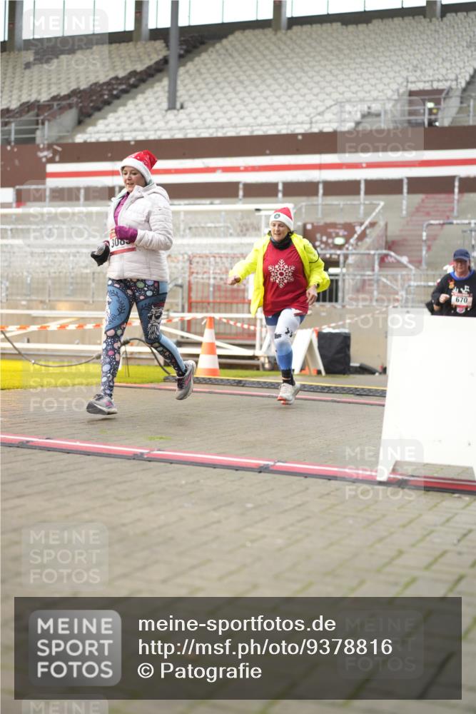 07.12.2025 - St. Pauli X-Mass-Run No. 15 Patografie http://msf.ph/oto/9378816 07.12.2025 10:11:31 Ziel 670, 2909, 3085, 3354, 3909, 4499, 4525, 4659, 4661, 4662 meine-sportfotos.de