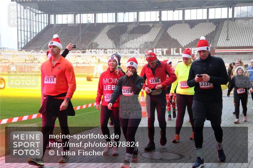 07.12.2025 - St. Pauli X-Mass-Run No. 15 Luisa Fischer http://msf.ph/oto/9378824 07.12.2025 10:05:36 Ziel 4151, 3198, 1522, 3337, 3359, 2856, 334, 114, 202, 210, 292, 543, 668, 699, 950, 1121, 1217, 1316, 1374, 1481, 1661, 1761, 1973, 1991, 2168, 2249, 2856, 2866, 3186, 3307, 3311, 3386, 4036, 4080, 4553, 4556, 4557, 4558 meine-sportfotos.de