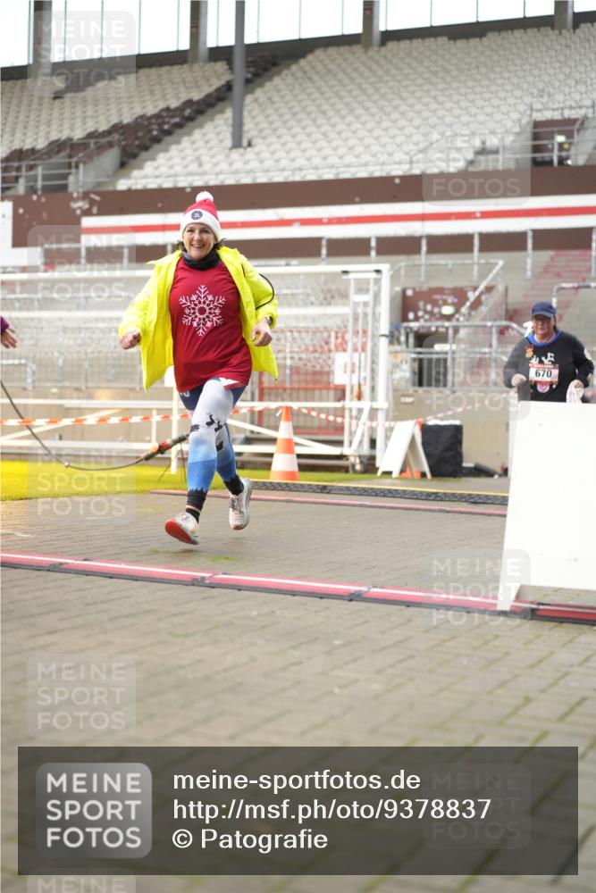 07.12.2025 - St. Pauli X-Mass-Run No. 15 Patografie http://msf.ph/oto/9378837 07.12.2025 10:11:32 Ziel 670, 2909, 3085, 3909, 4659, 4661, 4662 meine-sportfotos.de