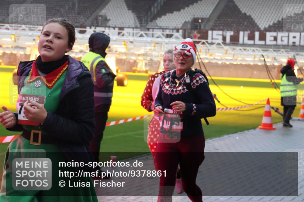 07.12.2025 - St. Pauli X-Mass-Run No. 15 Luisa Fischer http://msf.ph/oto/9378861 07.12.2025 11:10:20 Ziel 15, 7, 59, 66, 266, 330, 696, 720, 737, 753, 755, 814, 863, 971, 1084, 1157, 1163, 1463, 1579, 1582, 1851, 1870, 1945, 1974, 2042, 3151, 4190, 4191 meine-sportfotos.de