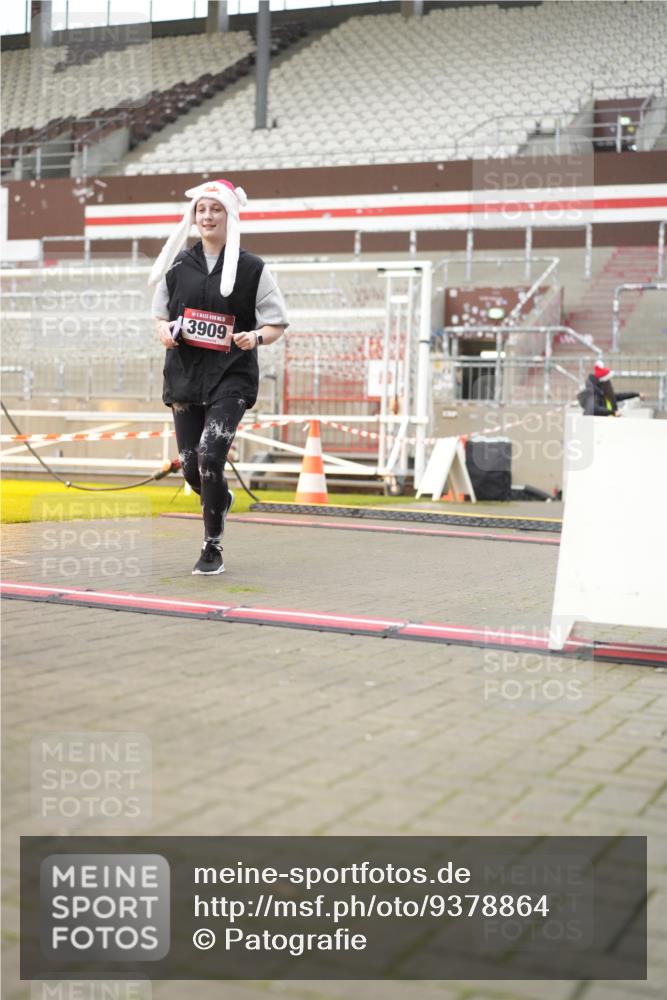 07.12.2025 - St. Pauli X-Mass-Run No. 15 Patografie http://msf.ph/oto/9378864 07.12.2025 10:11:35 Ziel 670, 2909, 3085, 3909, 4662 meine-sportfotos.de