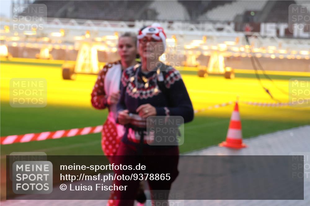 07.12.2025 - St. Pauli X-Mass-Run No. 15 Luisa Fischer http://msf.ph/oto/9378865 07.12.2025 11:10:21 Ziel 59, 66, 266, 330, 696, 720, 737, 753, 755, 814, 863, 971, 1084, 1157, 1163, 1579, 1582, 1851, 1870, 1945, 1974, 2042, 3151, 4190, 4191 meine-sportfotos.de