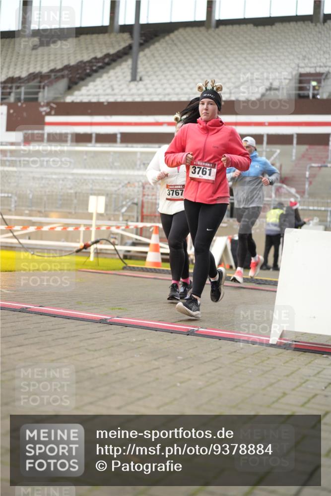 07.12.2025 - St. Pauli X-Mass-Run No. 15 Patografie http://msf.ph/oto/9378884 07.12.2025 10:11:42 Ziel 670, 2906, 2909, 3085, 3761, 3767, 3909, 3935 meine-sportfotos.de