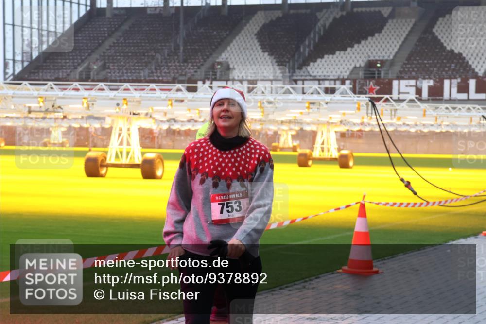 07.12.2025 - St. Pauli X-Mass-Run No. 15 Luisa Fischer http://msf.ph/oto/9378892 07.12.2025 11:10:29 Ziel 15, 753, 42, 53, 696, 720, 737, 753, 755, 814, 863, 980, 1157, 1163, 1298, 1299, 1579, 1582, 1697, 2371 meine-sportfotos.de