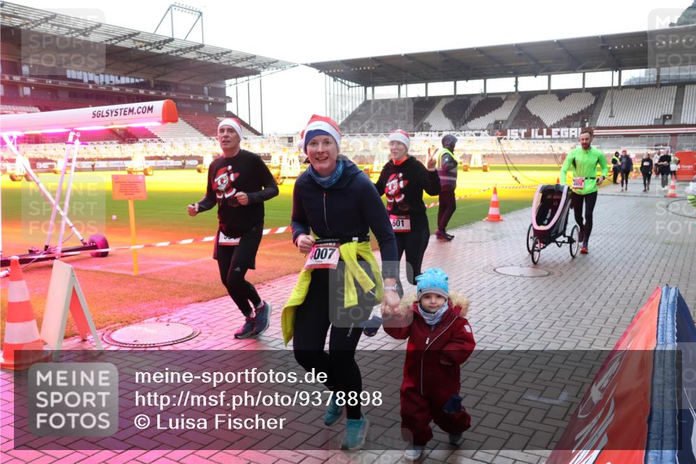 07.12.2025 - St. Pauli X-Mass-Run No. 15 Luisa Fischer http://msf.ph/oto/9378898 07.12.2025 10:31:21 Ziel 4007, 601, 594, 601, 608, 1015, 1075, 1545, 1698, 1700, 2073, 2537, 2914, 3889, 3936, 3940, 3982, 3986, 4464, 4845, 4847 meine-sportfotos.de
