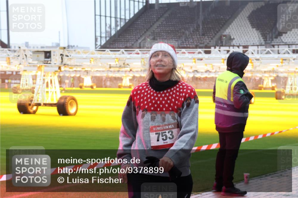 07.12.2025 - St. Pauli X-Mass-Run No. 15 Luisa Fischer http://msf.ph/oto/9378899 07.12.2025 11:10:30 Ziel 15, 753, 42, 53, 696, 720, 737, 753, 755, 814, 863, 980, 1157, 1163, 1298, 1299, 1579, 1582, 1697, 2371 meine-sportfotos.de