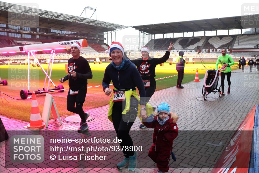 07.12.2025 - St. Pauli X-Mass-Run No. 15 Luisa Fischer http://msf.ph/oto/9378900 07.12.2025 10:31:21 Ziel 4007, 01, 594, 601, 608, 1015, 1075, 1545, 1698, 1700, 2073, 2537, 2914, 3889, 3936, 3940, 3982, 3986, 4464, 4845, 4847 meine-sportfotos.de