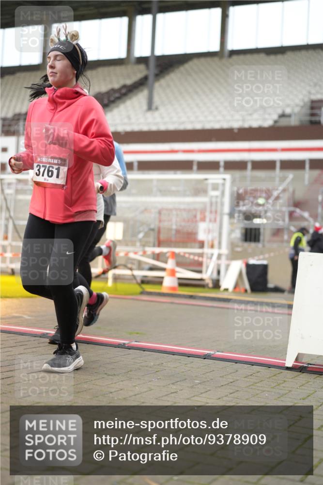 07.12.2025 - St. Pauli X-Mass-Run No. 15 Patografie http://msf.ph/oto/9378909 07.12.2025 10:11:43 Ziel 670, 1687, 2906, 2909, 3085, 3761, 3767, 3909, 3932, 3935 meine-sportfotos.de