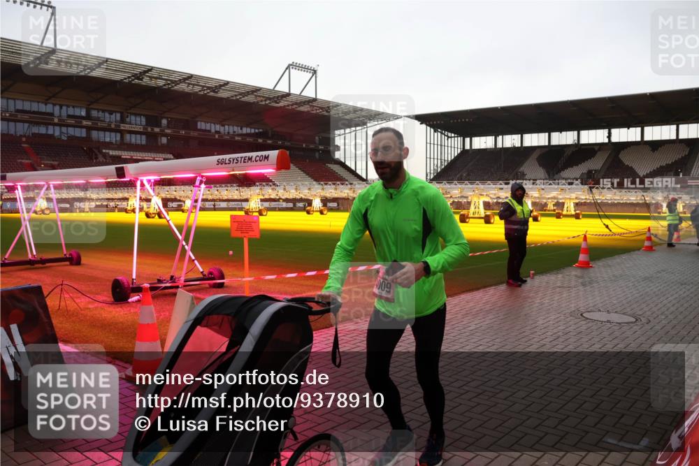 07.12.2025 - St. Pauli X-Mass-Run No. 15 Luisa Fischer http://msf.ph/oto/9378910 07.12.2025 10:31:24 Ziel 009, 594, 601, 608, 1015, 1075, 1545, 1698, 1700, 2073, 2172, 2537, 2914, 3889, 3936, 3940, 3982, 3986, 4464, 4845, 4847 meine-sportfotos.de