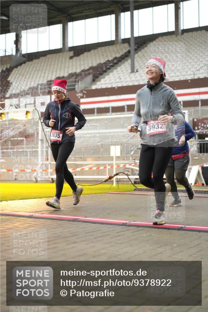 07.12.2025 - St. Pauli X-Mass-Run No. 15 Patografie http://msf.ph/oto/9378922 07.12.2025 10:11:48 Ziel 670, 756, 1687, 1688, 2906, 3761, 3767, 3909, 3932, 3935 meine-sportfotos.de