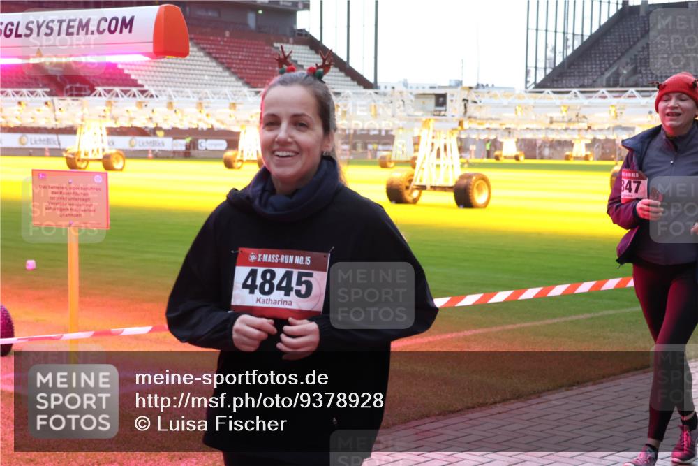 07.12.2025 - St. Pauli X-Mass-Run No. 15 Luisa Fischer http://msf.ph/oto/9378928 07.12.2025 10:31:31 Ziel 4, 15, 4845, 15, 847, 343, 594, 601, 608, 1015, 1075, 1545, 1698, 1700, 2073, 2171, 2172, 2537, 2914, 3889, 3936, 3940, 3982, 3986, 4464, 4845, 4847 meine-sportfotos.de