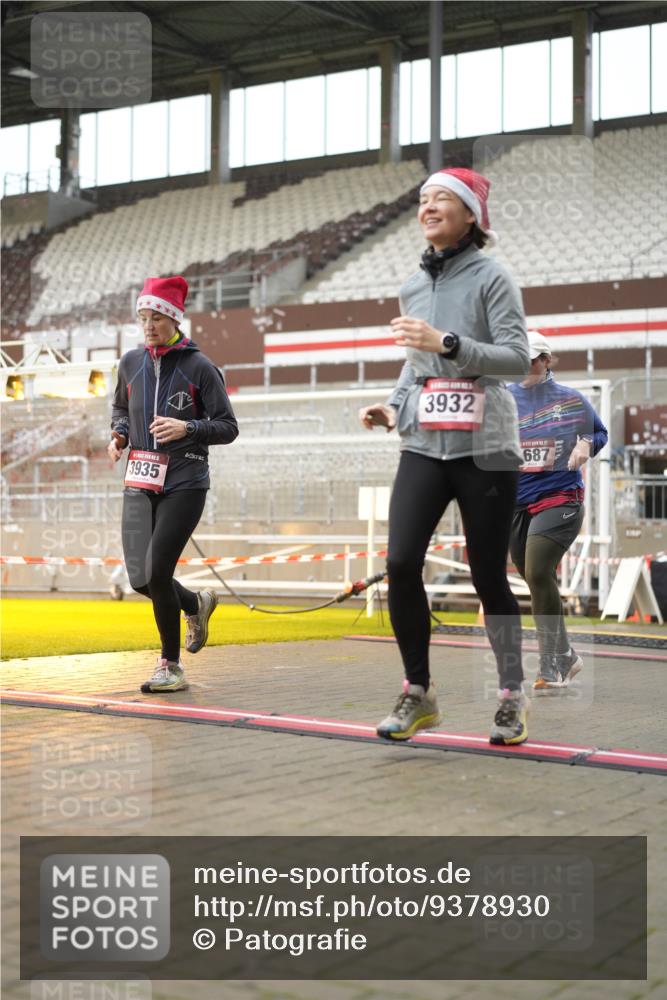 07.12.2025 - St. Pauli X-Mass-Run No. 15 Patografie http://msf.ph/oto/9378930 07.12.2025 10:11:48 Ziel 670, 756, 1687, 1688, 2906, 3761, 3767, 3909, 3932, 3935 meine-sportfotos.de