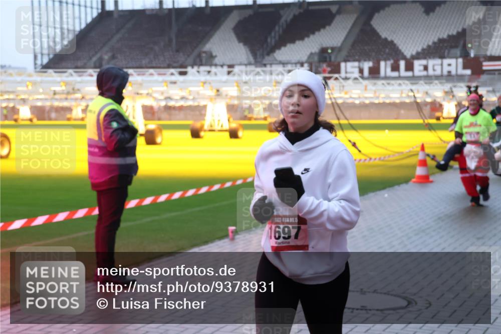 07.12.2025 - St. Pauli X-Mass-Run No. 15 Luisa Fischer http://msf.ph/oto/9378931 07.12.2025 11:10:47 Ziel 15, 1697, 13, 29, 30, 31, 42, 49, 53, 122, 134, 720, 745, 753, 755, 980, 1064, 1066, 1298, 1299, 1380, 1398, 1692, 1694, 1697, 1739, 1740, 2371, 3124, 3136 meine-sportfotos.de