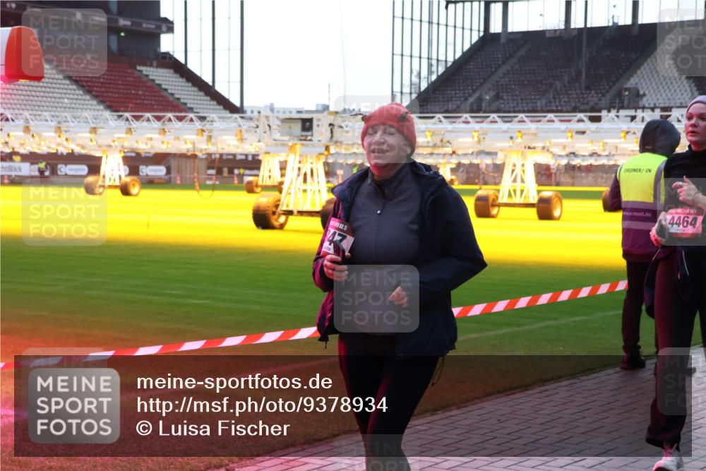 07.12.2025 - St. Pauli X-Mass-Run No. 15 Luisa Fischer http://msf.ph/oto/9378934 07.12.2025 10:31:31 Ziel 15, 4464, 343, 594, 601, 608, 1015, 1075, 1545, 1698, 1700, 2073, 2171, 2172, 2537, 2914, 3889, 3936, 3940, 3982, 3986, 4464, 4845, 4847 meine-sportfotos.de