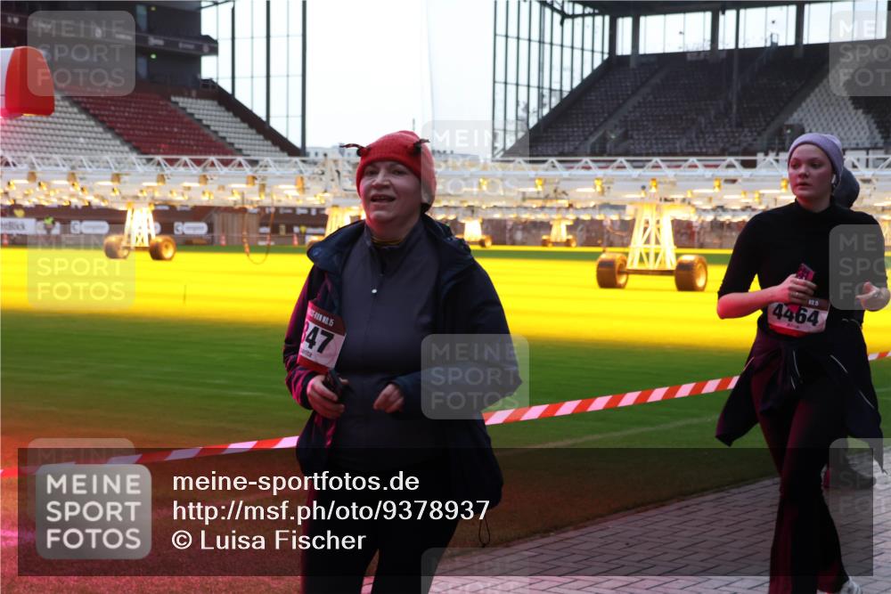 07.12.2025 - St. Pauli X-Mass-Run No. 15 Luisa Fischer http://msf.ph/oto/9378937 07.12.2025 10:31:32 Ziel 15, 47, 5, 4464, 343, 594, 601, 608, 1015, 1075, 1545, 1698, 1700, 2073, 2171, 2172, 2537, 2914, 3889, 3936, 3940, 3982, 3986, 4412, 4464, 4845, 4847 meine-sportfotos.de