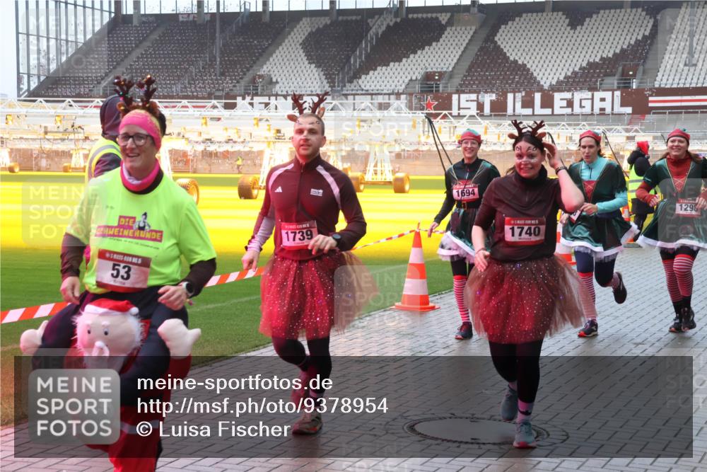 07.12.2025 - St. Pauli X-Mass-Run No. 15 Luisa Fischer http://msf.ph/oto/9378954 07.12.2025 11:10:51 Ziel 53, 1739, 1694, 5, 1740, 1298, 29, 30, 31, 42, 49, 53, 122, 134, 745, 753, 755, 980, 1064, 1066, 1298, 1299, 1380, 1398, 1584, 1626, 1692, 1694, 1697, 1739, 1740, 2371, 3124, 3136, 4574 meine-sportfotos.de