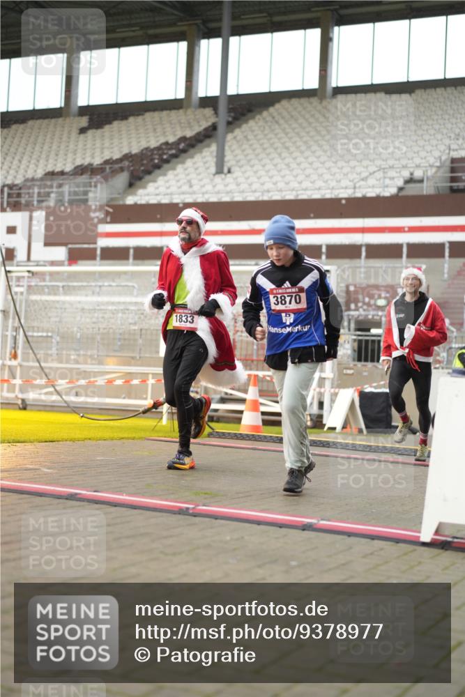 07.12.2025 - St. Pauli X-Mass-Run No. 15 Patografie http://msf.ph/oto/9378977 07.12.2025 10:11:56 Ziel 756, 1389, 1687, 1688, 1833, 2177, 2906, 3761, 3767, 3870, 3932, 3935, 4658 meine-sportfotos.de