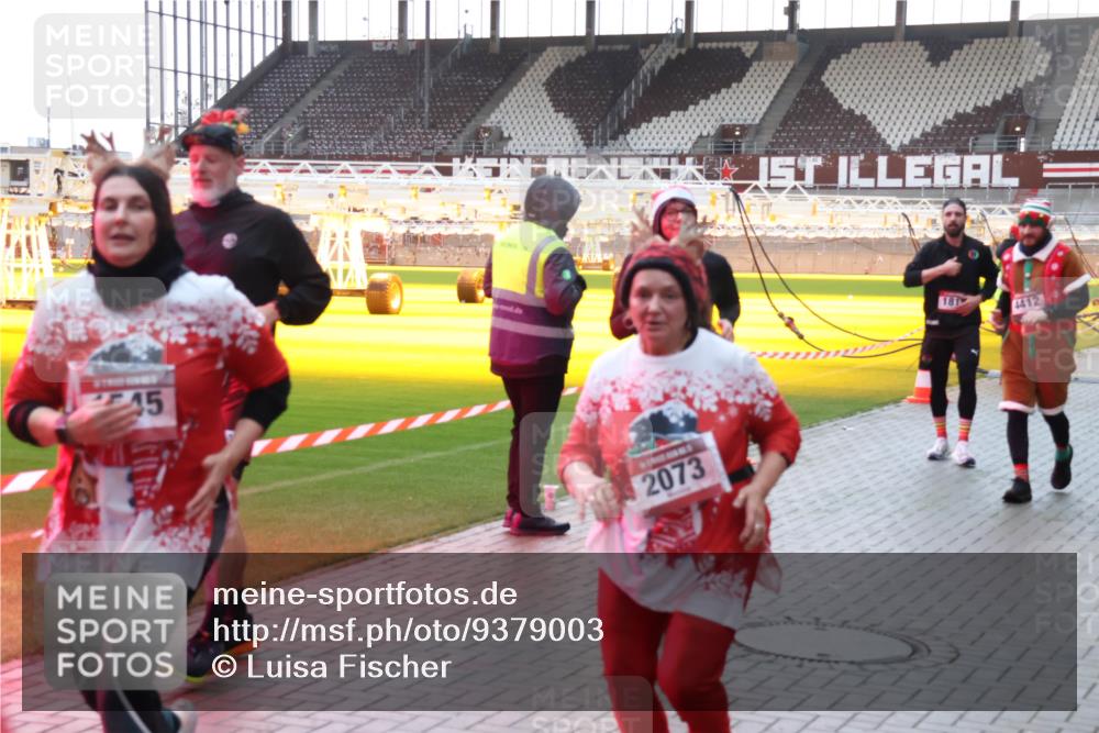 07.12.2025 - St. Pauli X-Mass-Run No. 15 Luisa Fischer http://msf.ph/oto/9379003 07.12.2025 10:31:59 Ziel 45, 2073, 181, 4412, 343, 1545, 1818, 2073, 2171, 2172, 2352, 2418, 2540, 2541, 2914, 3806, 3808, 3889, 3895, 3896, 3897, 3969, 4412, 4467, 4484, 4495, 4504, 4518, 4519, 4520 meine-sportfotos.de