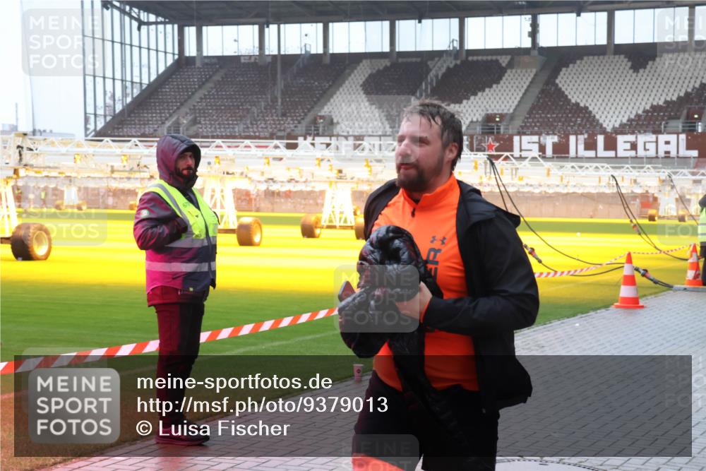 07.12.2025 - St. Pauli X-Mass-Run No. 15 Luisa Fischer http://msf.ph/oto/9379013 07.12.2025 11:10:55 Ziel 677, 29, 30, 31, 42, 49, 53, 122, 134, 745, 753, 980, 1064, 1066, 1298, 1299, 1380, 1398, 1400, 1402, 1584, 1626, 1692, 1694, 1697, 1739, 1740, 2371, 3124, 3136, 4574 meine-sportfotos.de