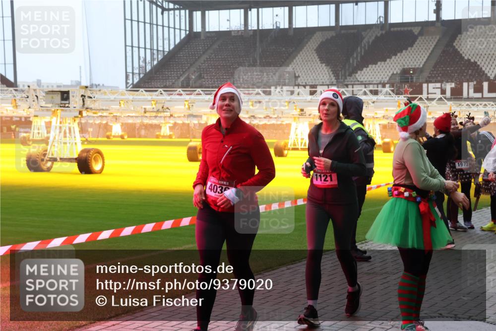 07.12.2025 - St. Pauli X-Mass-Run No. 15 Luisa Fischer http://msf.ph/oto/9379020 07.12.2025 10:05:53 Ziel 15, 403, 1121, 1973, 216, 2, 3, 54, 114, 123, 202, 210, 292, 363, 385, 512, 543, 668, 699, 945, 950, 1121, 1215, 1222, 1316, 1374, 1481, 1661, 1761, 1789, 2856, 2866, 3186, 3231, 3307, 3311, 3386, 4036, 4195, 4552, 4555, 4556, 4558, 4559, 4560 meine-sportfotos.de