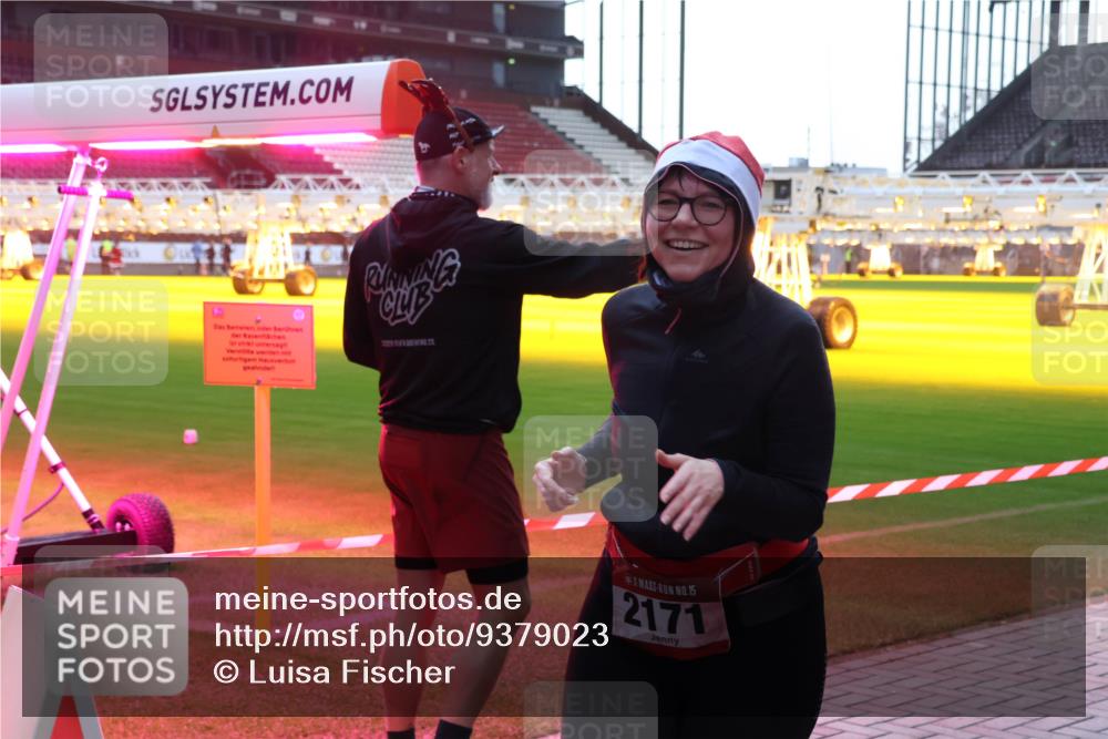 07.12.2025 - St. Pauli X-Mass-Run No. 15 Luisa Fischer http://msf.ph/oto/9379023 07.12.2025 10:32:02 Ziel 15, 2171, 343, 1545, 1818, 2073, 2171, 2172, 2352, 2418, 2540, 2541, 2914, 3267, 3716, 3806, 3808, 3889, 3895, 3896, 3897, 3969, 4412, 4467, 4484, 4495, 4504, 4518, 4519, 4520 meine-sportfotos.de