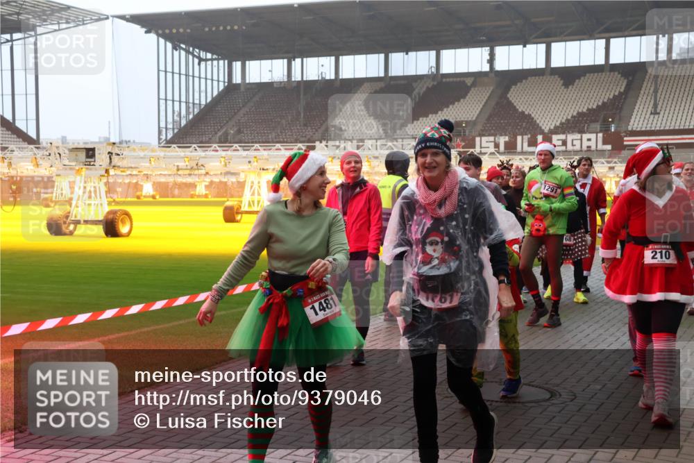 07.12.2025 - St. Pauli X-Mass-Run No. 15 Luisa Fischer http://msf.ph/oto/9379046 07.12.2025 10:05:56 Ziel 1481, 61, 1291, 210, 2, 3, 54, 114, 123, 202, 210, 292, 363, 385, 512, 543, 668, 699, 945, 950, 1121, 1215, 1222, 1316, 1374, 1481, 1661, 1761, 1789, 1791, 2856, 2866, 3186, 3231, 3307, 3311, 3386, 4036, 4194, 4195, 4552, 4555, 4556, 4558, 4559, 4560 meine-sportfotos.de