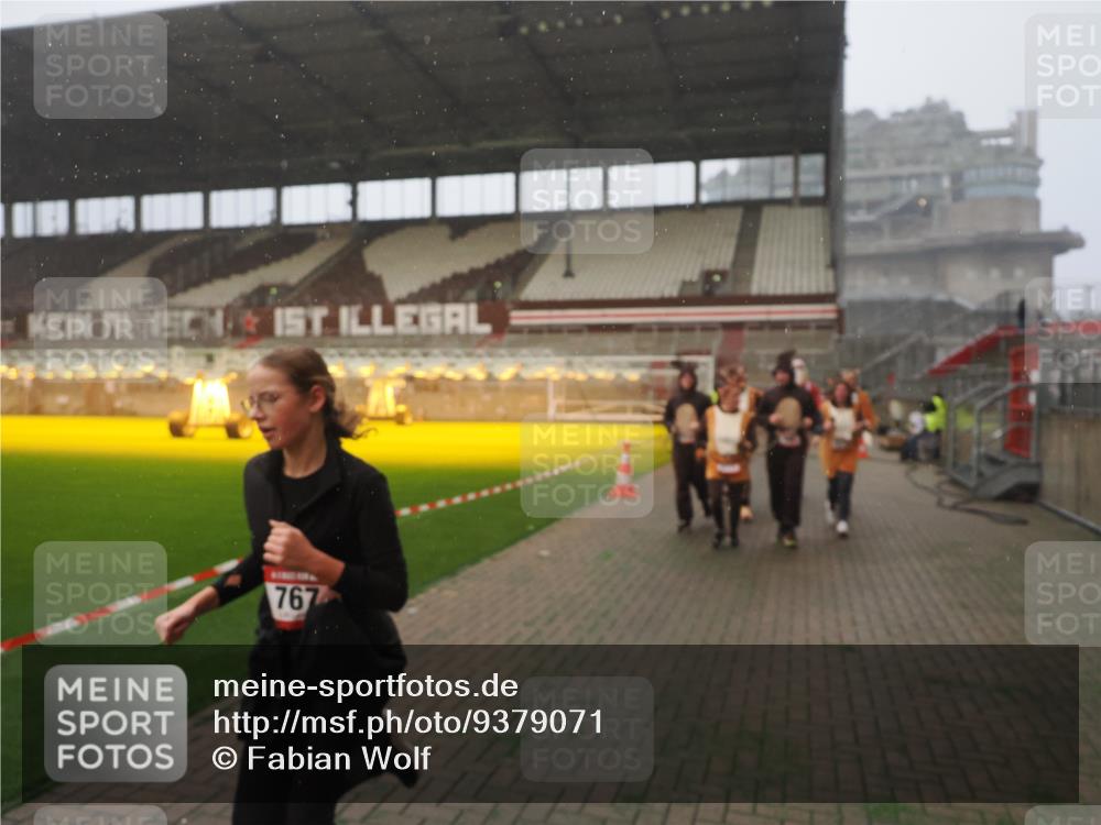 07.12.2025 - St. Pauli X-Mass-Run No. 15 Fabian Wolf http://msf.ph/oto/9379071 07.12.2025 10:07:25 Ziel 256, 265, 272, 517, 657, 685, 716, 767, 1187, 1234, 2983 meine-sportfotos.de