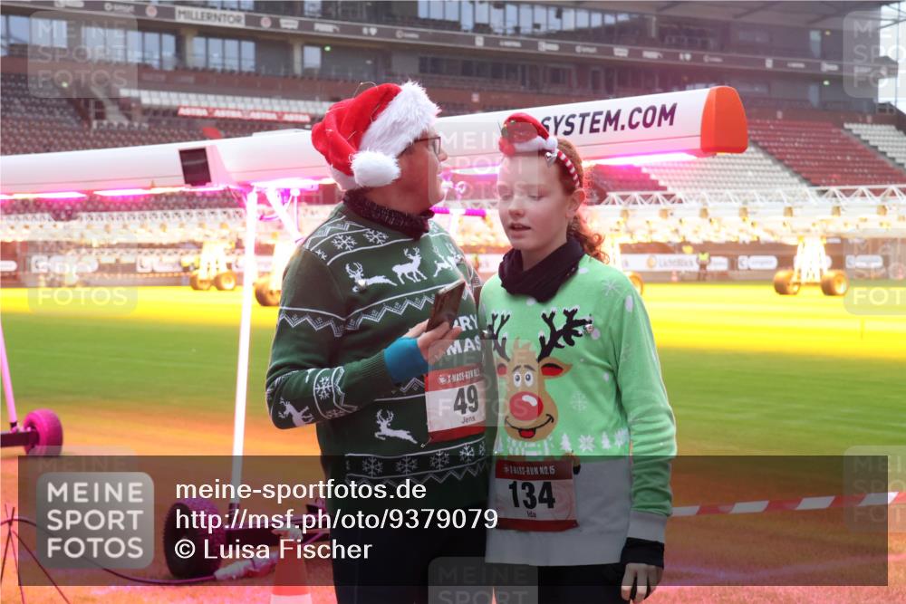 07.12.2025 - St. Pauli X-Mass-Run No. 15 Luisa Fischer http://msf.ph/oto/9379079 07.12.2025 11:11:04 Ziel 49, 15, 134, 29, 30, 31, 42, 49, 53, 122, 134, 667, 669, 745, 980, 1064, 1066, 1298, 1299, 1380, 1398, 1400, 1402, 1584, 1626, 1692, 1694, 1697, 1739, 1740, 2371, 2616, 3124, 3136, 4574 meine-sportfotos.de