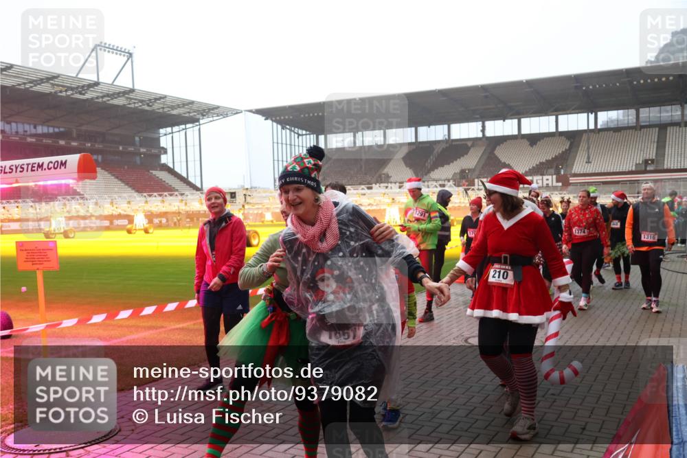 07.12.2025 - St. Pauli X-Mass-Run No. 15 Luisa Fischer http://msf.ph/oto/9379082 07.12.2025 10:05:59 Ziel 30, 1291, 1851, 170, 210, 1374, 1316, 2, 3, 54, 114, 123, 202, 210, 363, 385, 512, 543, 668, 699, 945, 950, 1121, 1215, 1222, 1316, 1374, 1481, 1661, 1761, 1789, 1791, 3186, 3231, 3307, 3311, 3386, 3877, 4036, 4194, 4195, 4552, 4555, 4556, 4558, 4559, 4560 meine-sportfotos.de