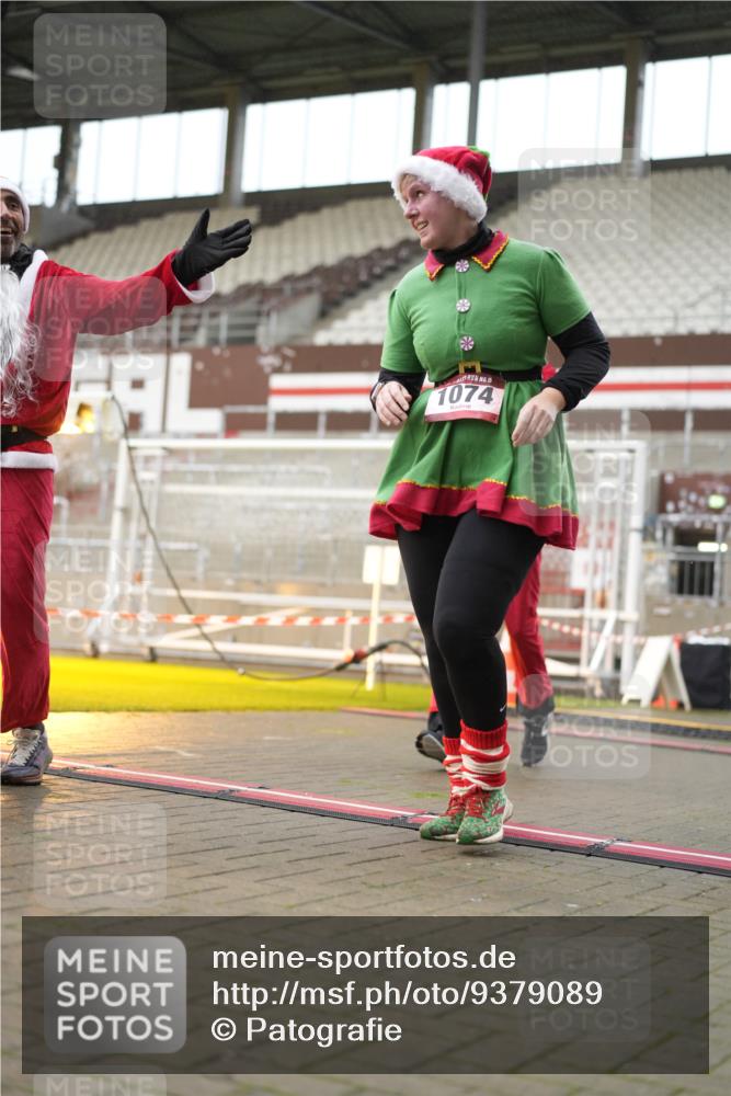 07.12.2025 - St. Pauli X-Mass-Run No. 15 Patografie http://msf.ph/oto/9379089 07.12.2025 10:12:18 Ziel 1070, 1072, 1074, 1077, 1526 meine-sportfotos.de