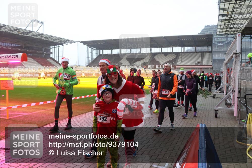 07.12.2025 - St. Pauli X-Mass-Run No. 15 Luisa Fischer http://msf.ph/oto/9379104 07.12.2025 10:06:02 Ziel 1291, 15, 292, 1316, 3386, 2, 3, 54, 114, 123, 363, 385, 512, 543, 668, 945, 950, 1121, 1215, 1222, 1316, 1374, 1481, 1661, 1761, 1789, 1791, 3186, 3231, 3386, 3877, 4036, 4194, 4195, 4552, 4555, 4556, 4558, 4559, 4560 meine-sportfotos.de