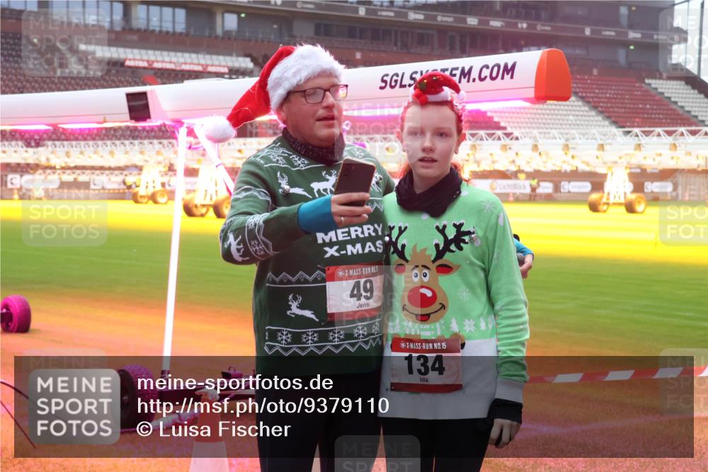 07.12.2025 - St. Pauli X-Mass-Run No. 15 Luisa Fischer http://msf.ph/oto/9379110 07.12.2025 11:11:05 Ziel 5, 49, 15, 134, 29, 30, 31, 42, 48, 49, 53, 122, 134, 660, 667, 669, 745, 980, 1064, 1066, 1298, 1299, 1380, 1398, 1400, 1402, 1584, 1626, 1692, 1694, 1697, 1739, 1740, 2371, 2616, 3124, 3136, 4574 meine-sportfotos.de